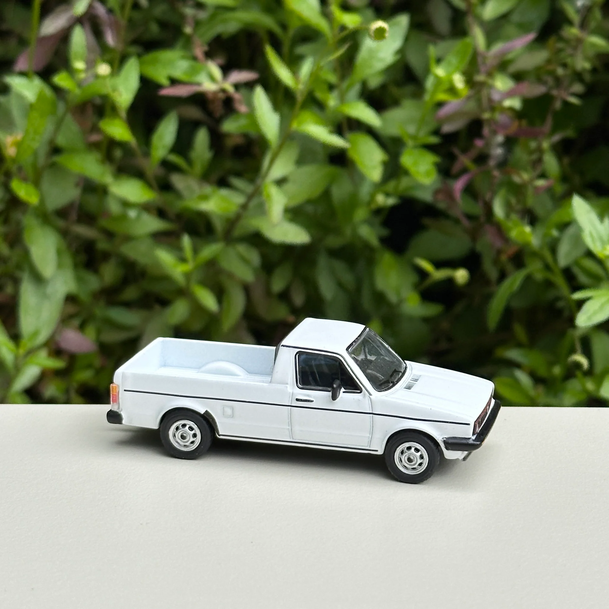 Schuco 1:64 VW Caddy Pick Up White